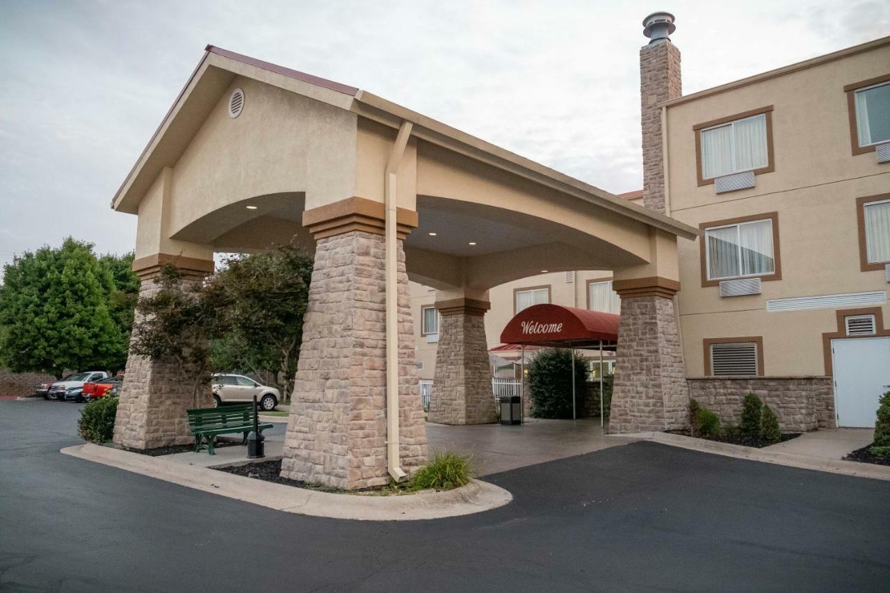 Baymont By Wyndham Springfield I-44 Hotel Eksteriør billede